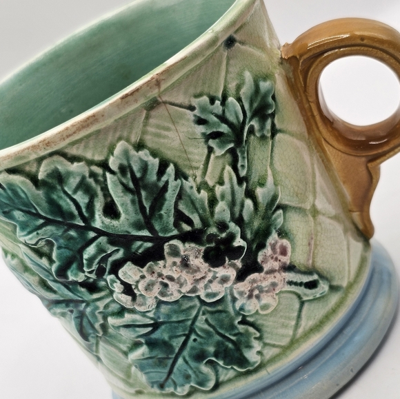 Antique 1800s Majolica Mug - Picture 8 of 9